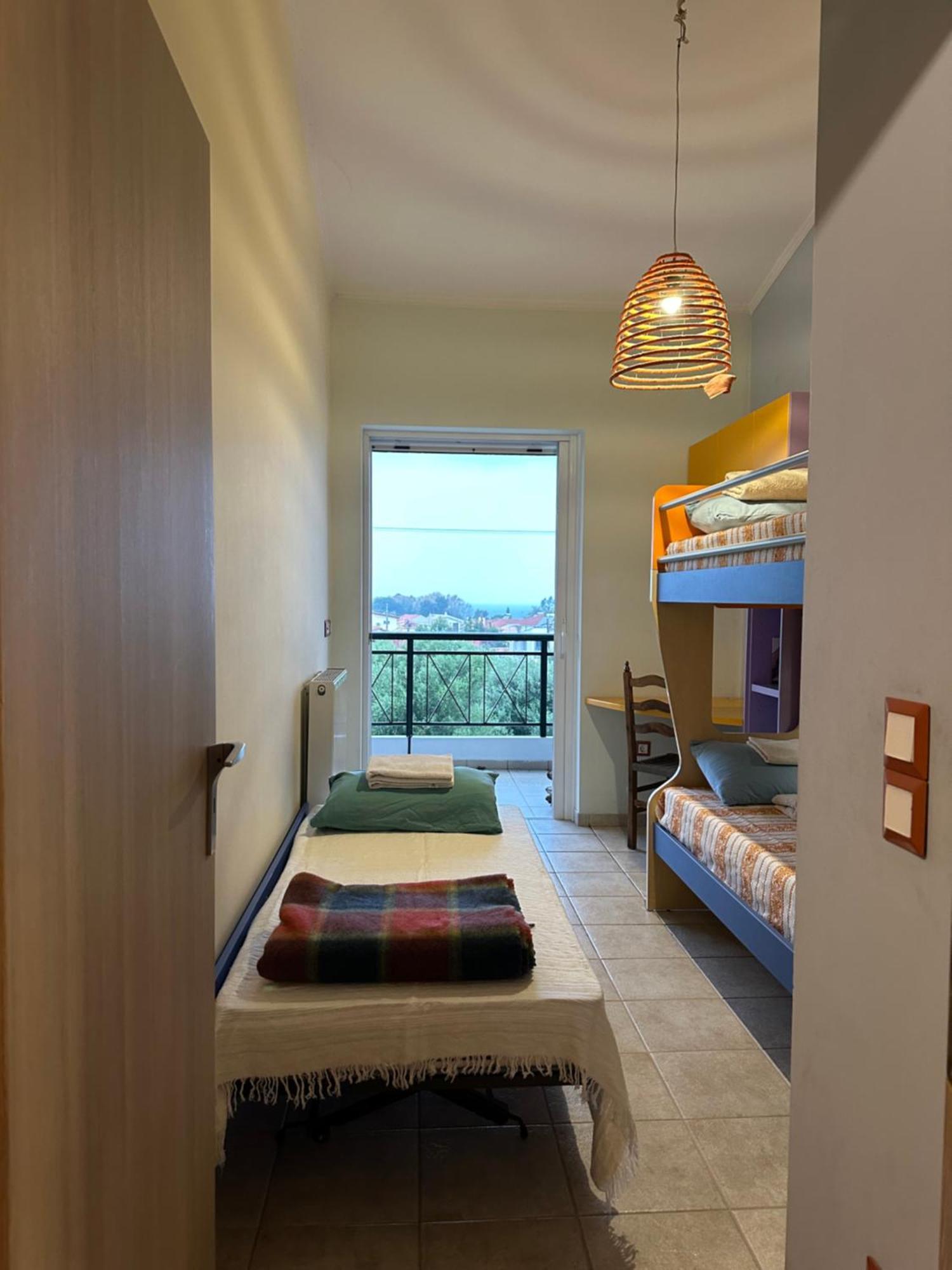 Δωματιο Με Ησυχία Και Θέα Patras Exterior photo